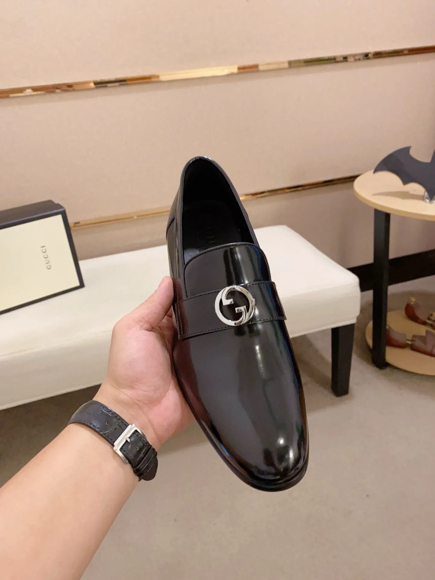 Men's shoes 💰: 520💰 (GUCCI) new series ss hot new products 💢 💠 Casual leather shoes 👞, first layer of cowhide, upper hardware buckles and logo on the sides of the shoe, brand logo on the insole and sole 💠 💎Upper: 100% cowhide 💎Inner: cowhide/100% 💎Feet: cowhide/100% 💎Sole: rubber/100% 💎SIZE: 38 39 40 41 42 43 44 Can be customized 45